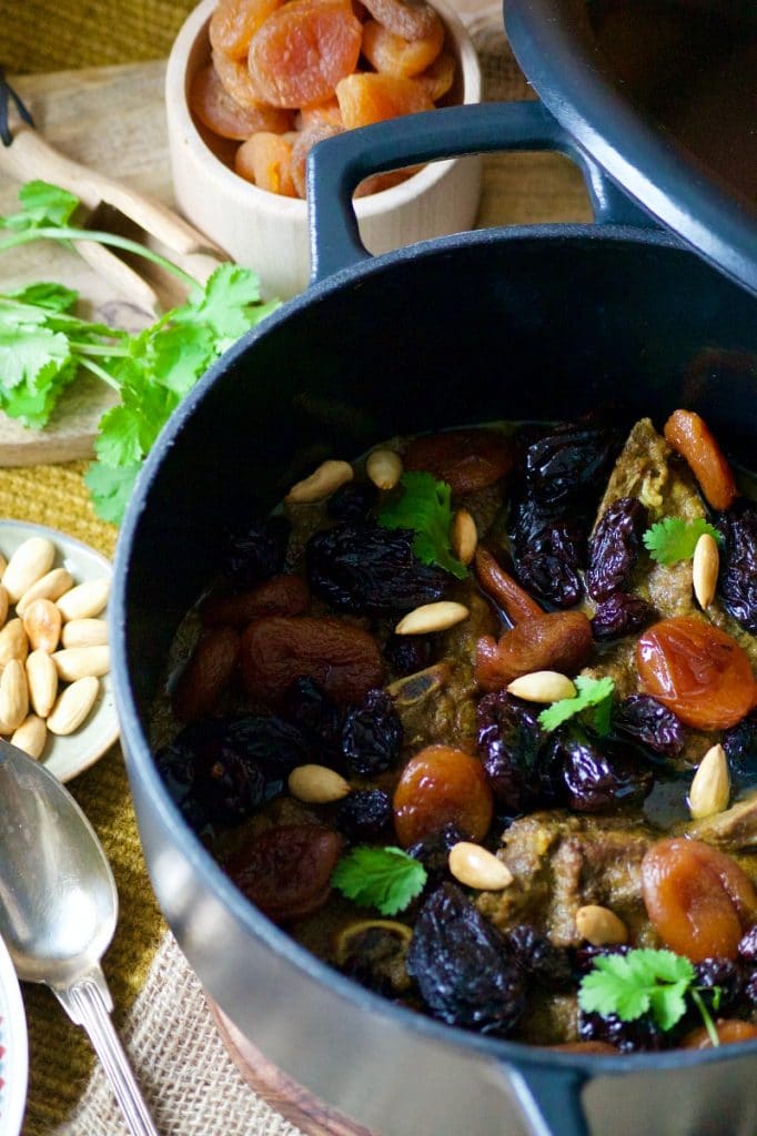 Tajine De Veau Aux Pruneaux Abricots Et Raisins Secs Aux D Lices Du