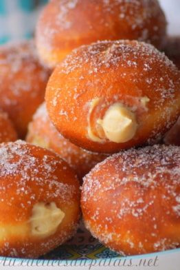 Beignets italiens à la crème pâtissière (bomboloni)