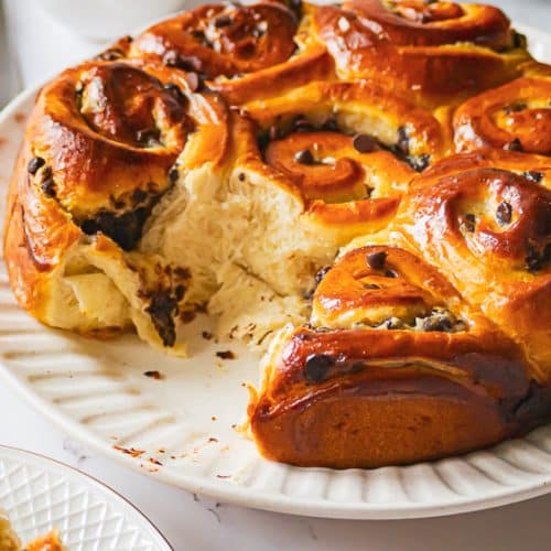 Chinois brioche à la crème pâtissière et pépites de chocolat