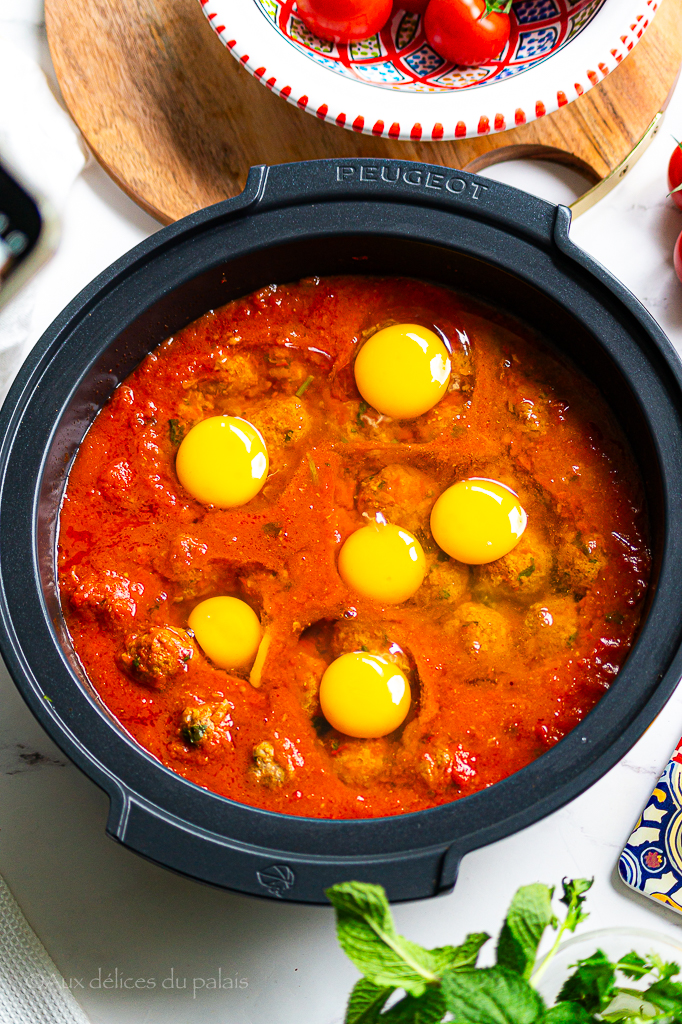 tagine kefta oeufs tomate de choumicha