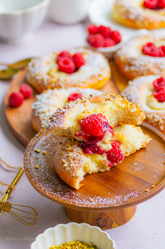 Veneziane brioches à la crème pâtissière