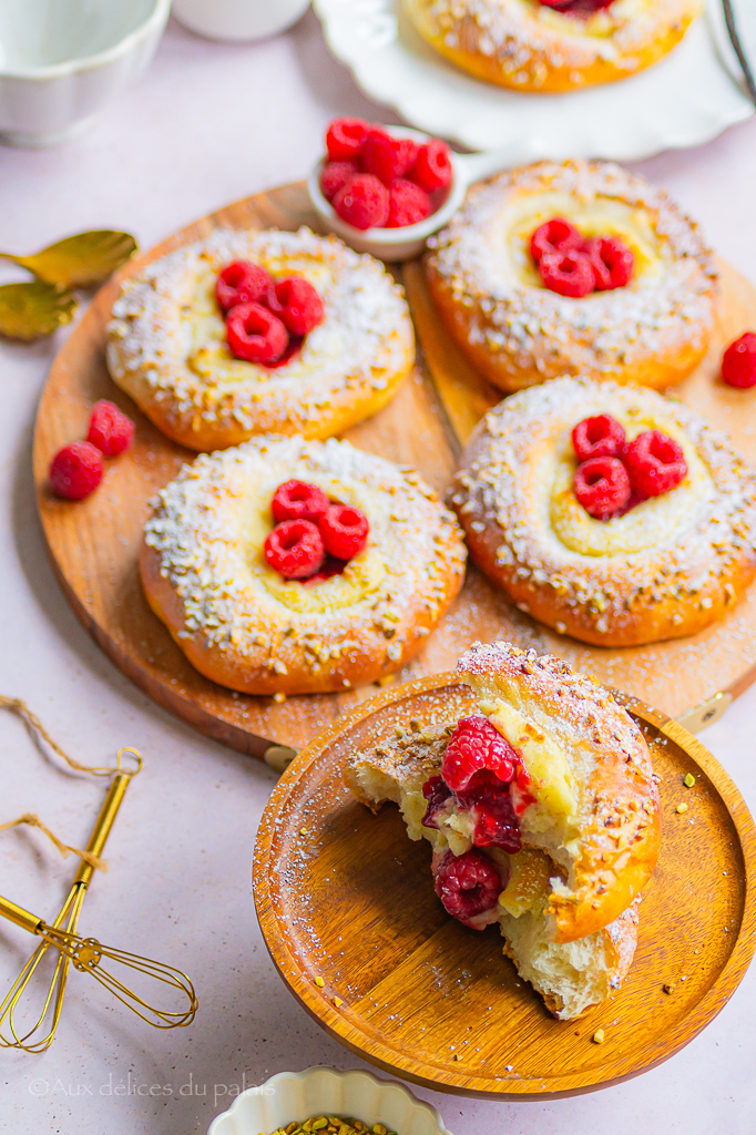 Brioche aux framboises et crème pâtissière