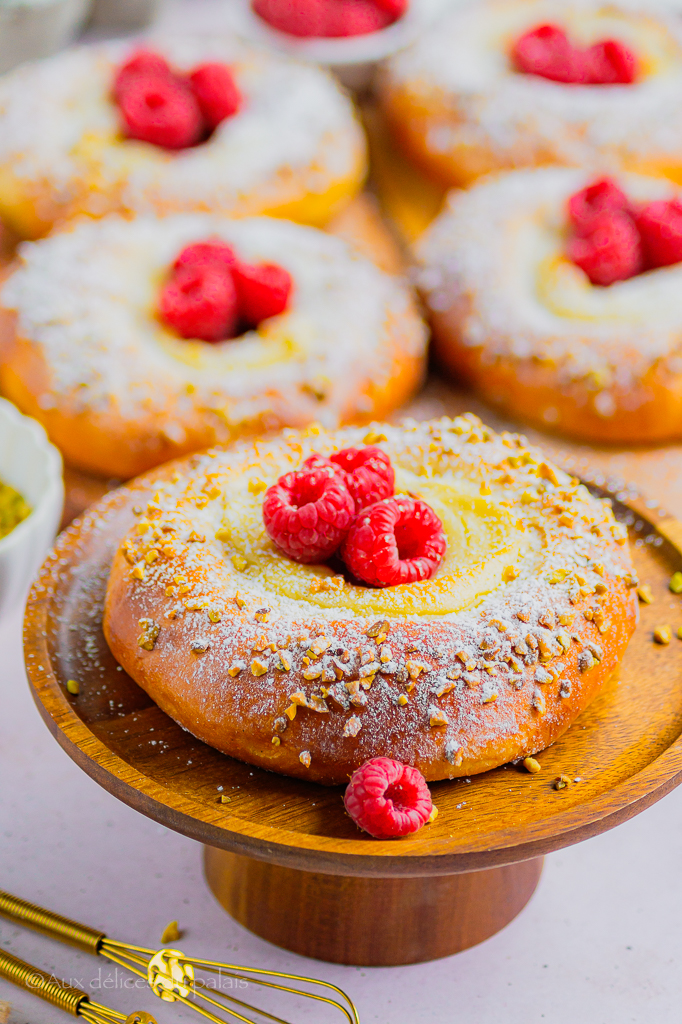 Brioche aux framboises et crème pâtissière