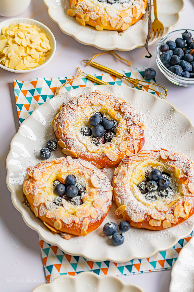 recette brioche fondant crème amande et myrtilles