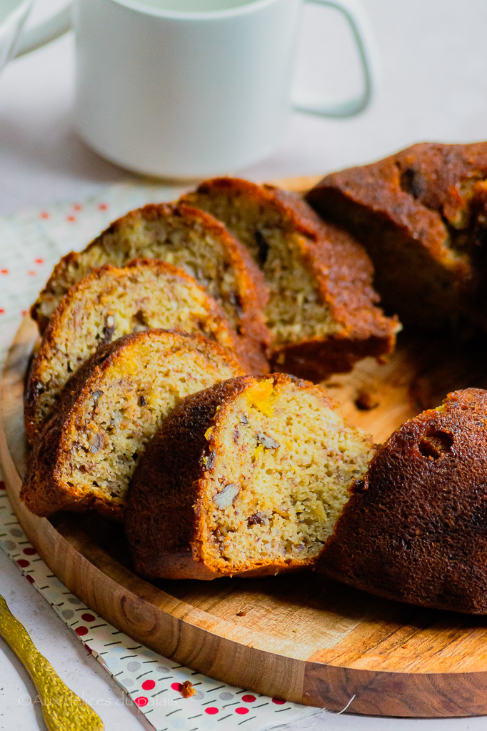 recette cake ultra moelleux à la banane chocolat et noix de pécan 