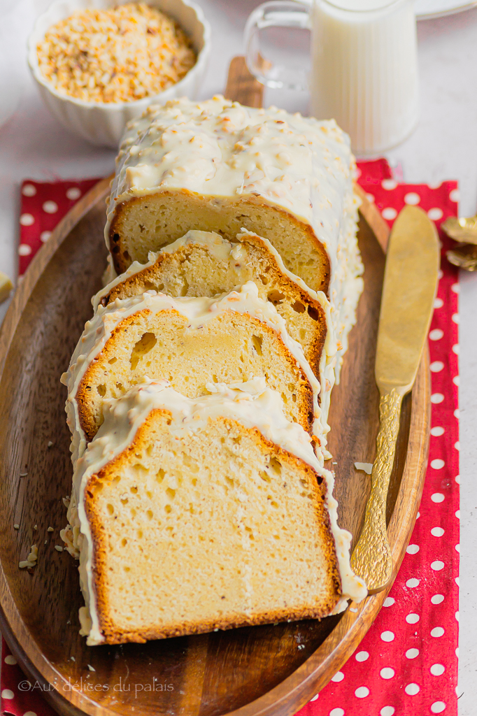 Cake vanille au lait concentré sucré glaçage rocher