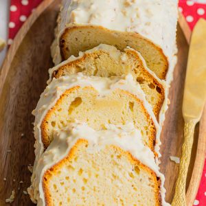 Cake vanille au lait concentré sucré glaçage rocher