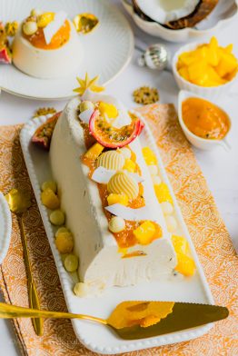 Bûche glacée exotique (mangue, coco et passion)