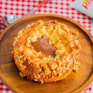 Brioche à la crème crumble et caramel beurre salé