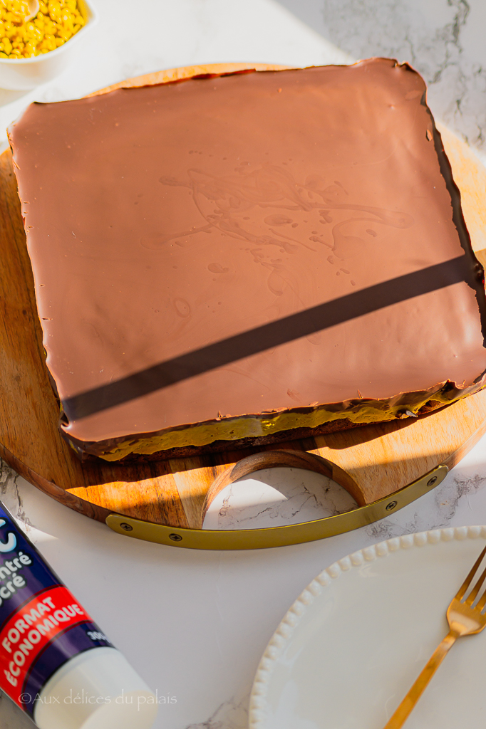 gâteau façon Tablette de chocolat de Dubaï croustillante à la pistache